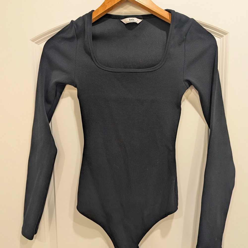 Knit Long-Sleeve Square Neck Bodysuit